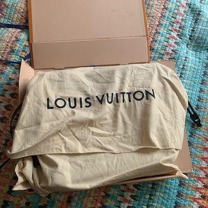 Louis Vuitton NeverFull and clutch